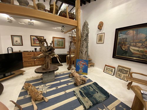 昔ながらの画廊のように